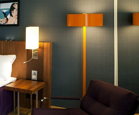 Bed side table